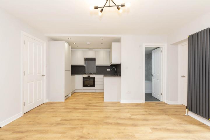 Stunning Apartment Compayne Gardens, South Hampstead